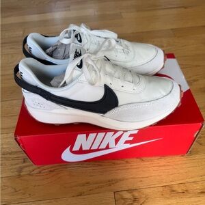 Nike Waffle Debut Women’s 8.5